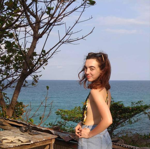 Meet your Posher, Lorrie - Picture 1 of 1